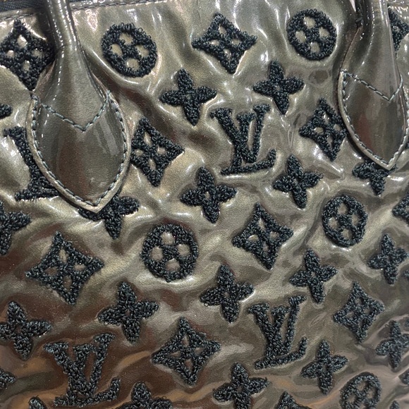 Louis Vuitton Mono Fascination Patent/Lambskin Bag - Picture 14 of 16